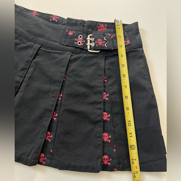 Vintage tripp nyc skirt Pleated Black With Red Skulls And Buckle Goth Style - Picture 8 of 8